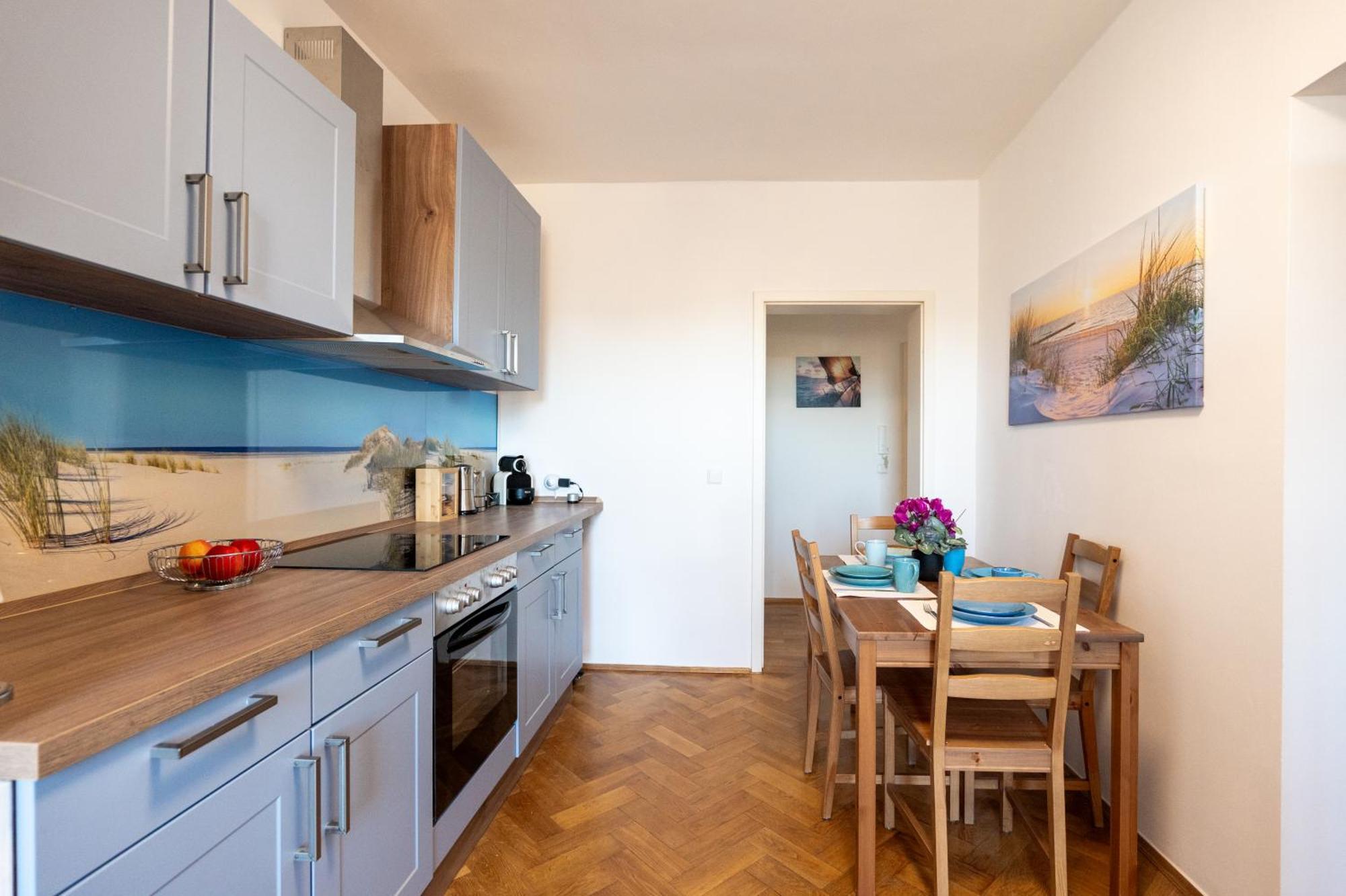 Doppelhaus- Villa Leipzig Schleussig , Moderner Altbau Apartment Dachetage Mit 2 Schlafzimmern Und Separatem Zusatzzimmer , Parkplatz - Balkon - Kamin - Eicheparkett - Arbeitsplatz Екстериор снимка